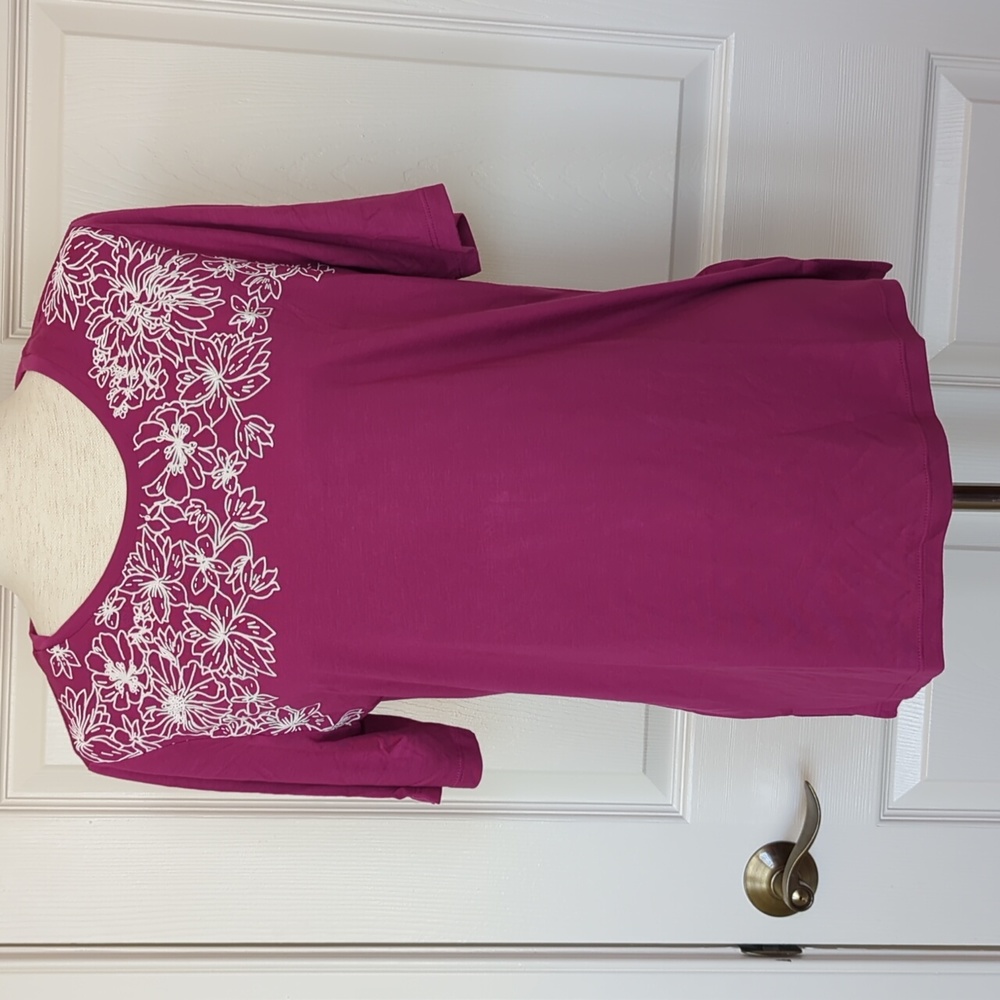 Draper & Damon Pink Scoop Neck Embroidered Short Sleeve T Shirt Size Medium